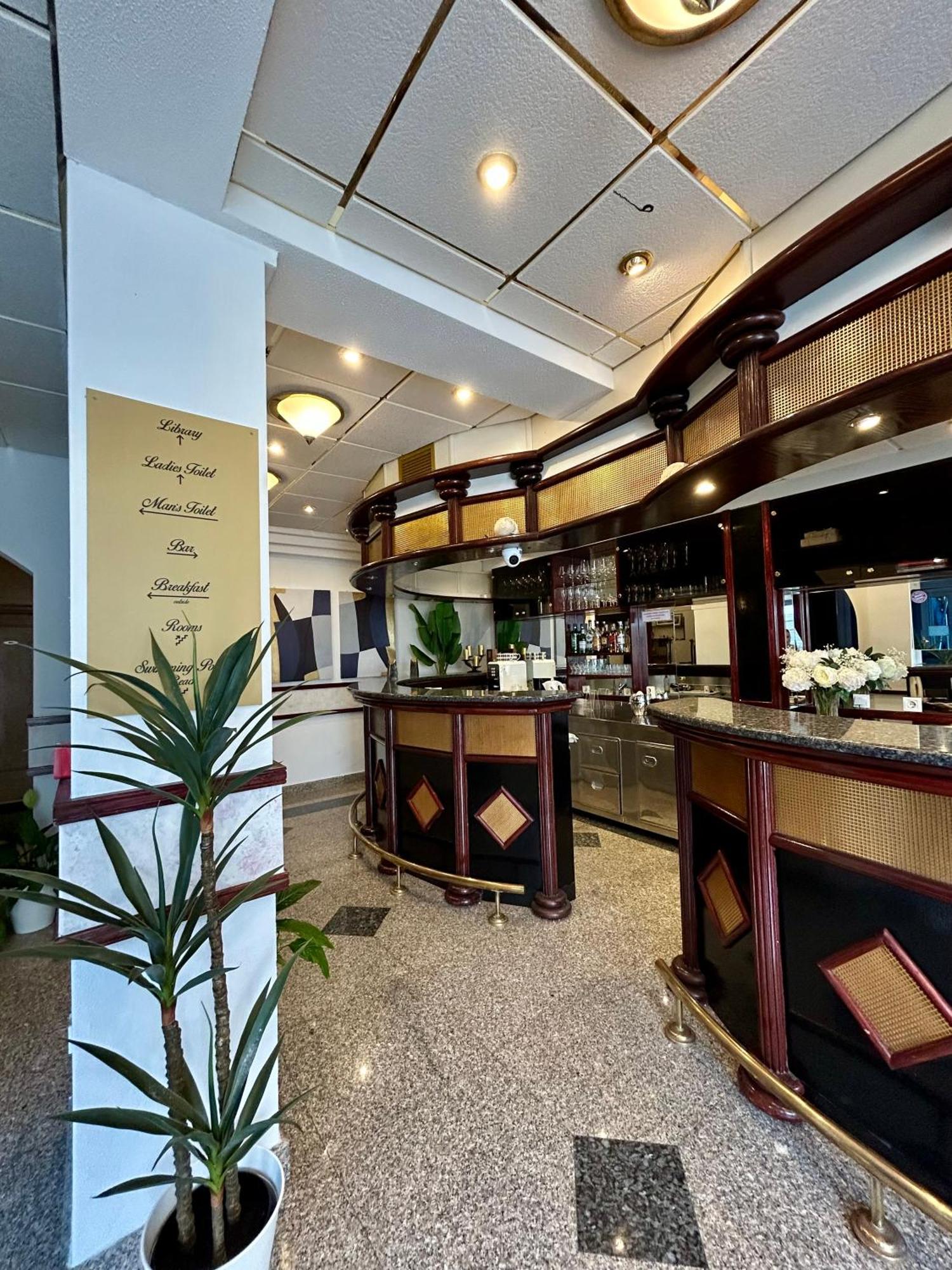 Hotel Bavaria Trogir Donji Seget Exterior foto