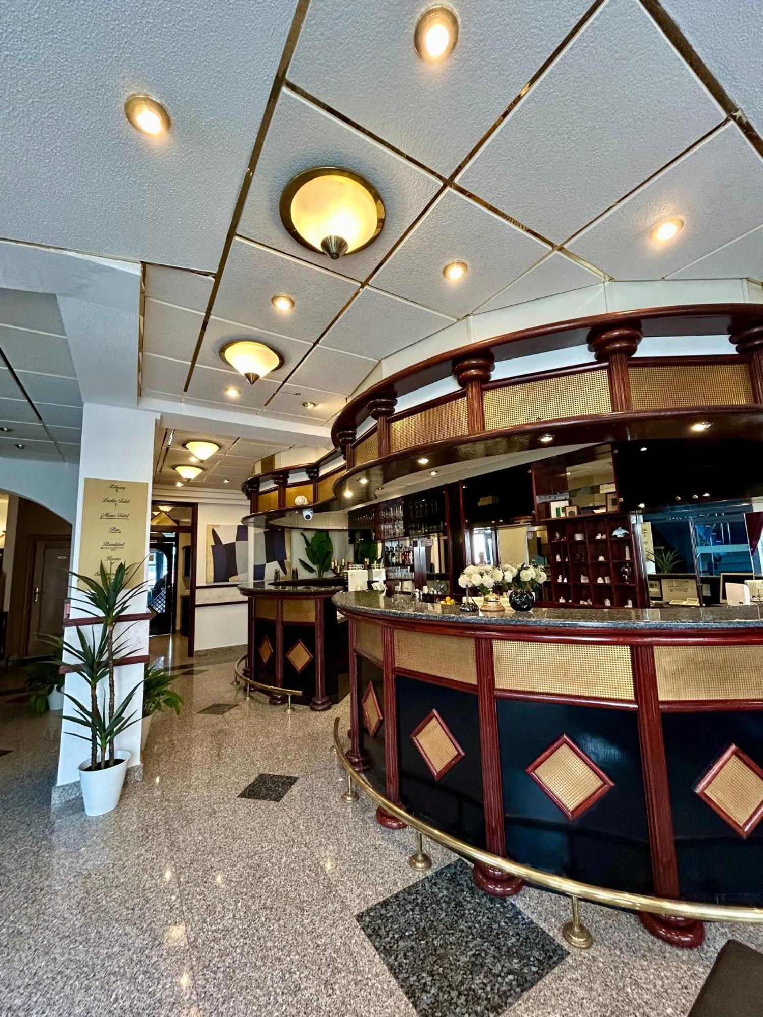 Hotel Bavaria Trogir Donji Seget Exterior foto