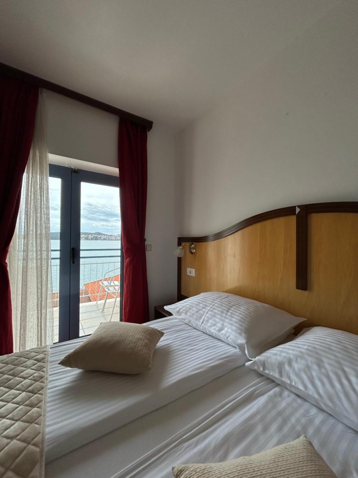 Hotel Bavaria Trogir Donji Seget Exterior foto