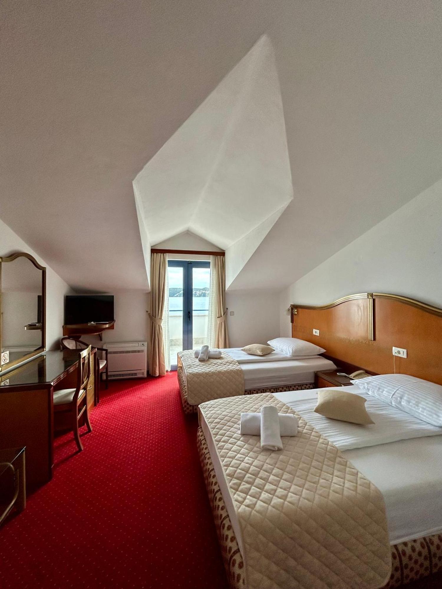 Hotel Bavaria Trogir Donji Seget Exterior foto